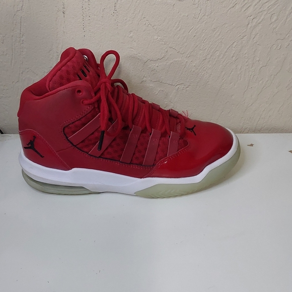 Jordan Aura Size 4Y - Picture 12 of 12